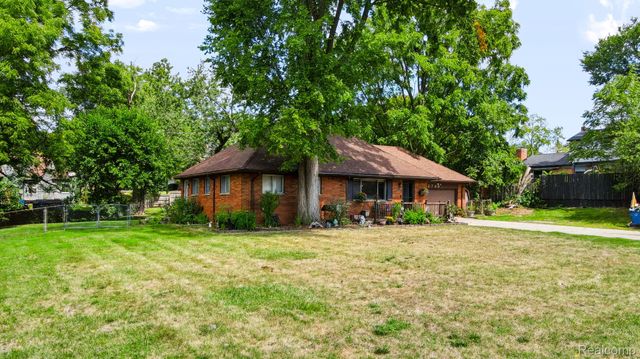 2766 W Huron Street, Waterford Charter Township, MI 48328