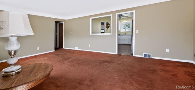 2766 W Huron Street, Waterford Charter Township, MI 48328