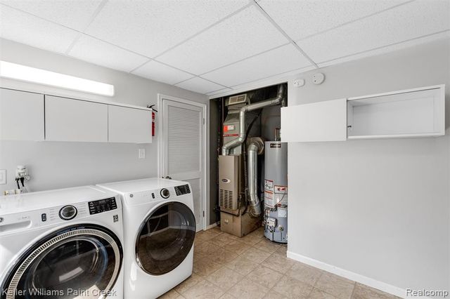 341 W Farnum Avenue, Madison Heights, MI 48071