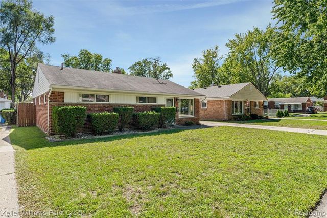 341 W Farnum Avenue, Madison Heights, MI 48071