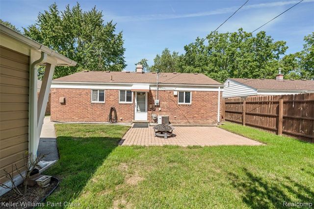 341 W Farnum Avenue, Madison Heights, MI 48071