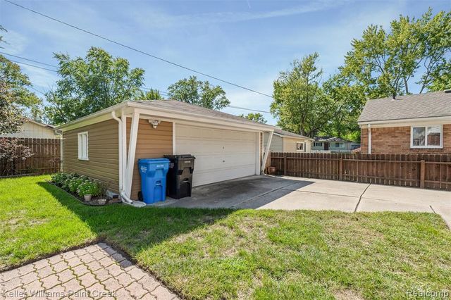 341 W Farnum Avenue, Madison Heights, MI 48071