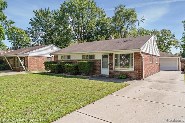341 W Farnum Avenue, Madison Heights, MI 48071