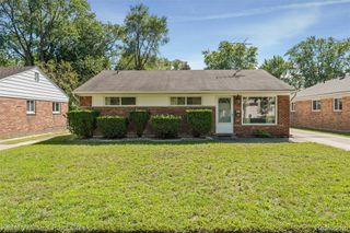 341 W Farnum Avenue, Madison Heights, MI 48071