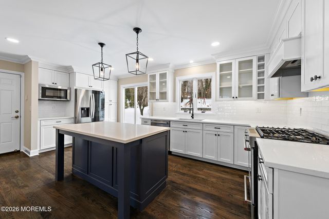 49 Stork Court, Middletown, NJ 07748