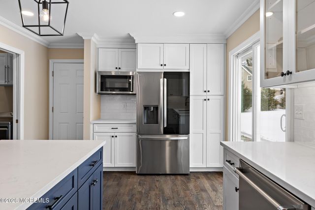 49 Stork Court, Middletown, NJ 07748