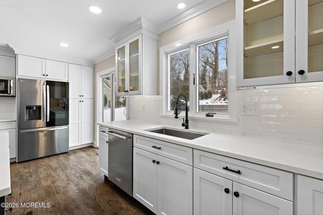 49 Stork Court, Middletown, NJ 07748