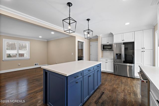 49 Stork Court, Middletown, NJ 07748