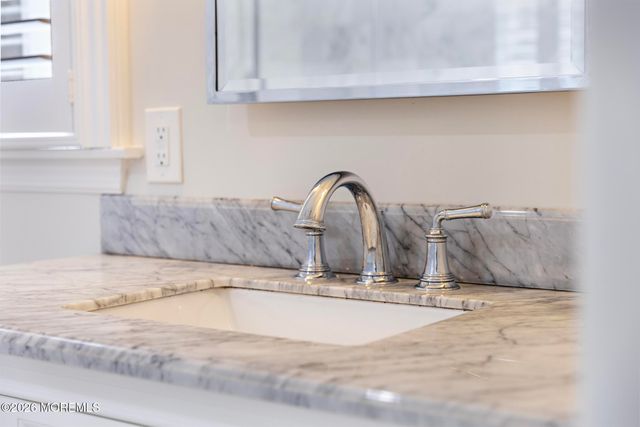 49 Stork Court, Middletown, NJ 07748