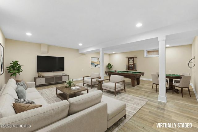 49 Stork Court, Middletown, NJ 07748