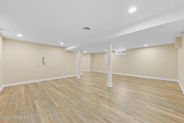 49 Stork Court, Middletown, NJ 07748