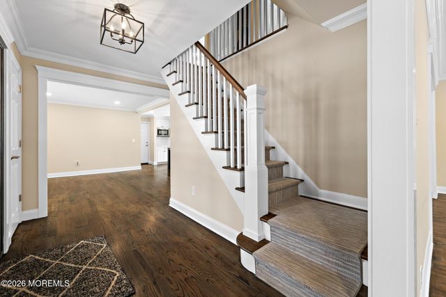 49 Stork Court, Middletown, NJ 07748