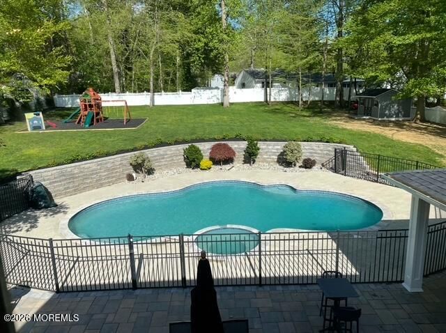 49 Stork Court, Middletown, NJ 07748