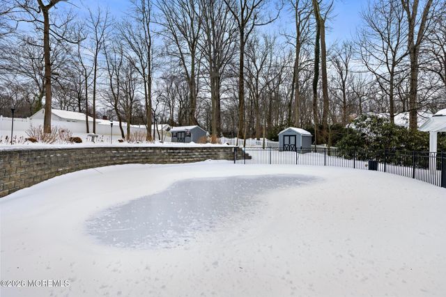 49 Stork Court, Middletown, NJ 07748