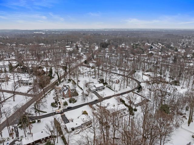 49 Stork Court, Middletown, NJ 07748