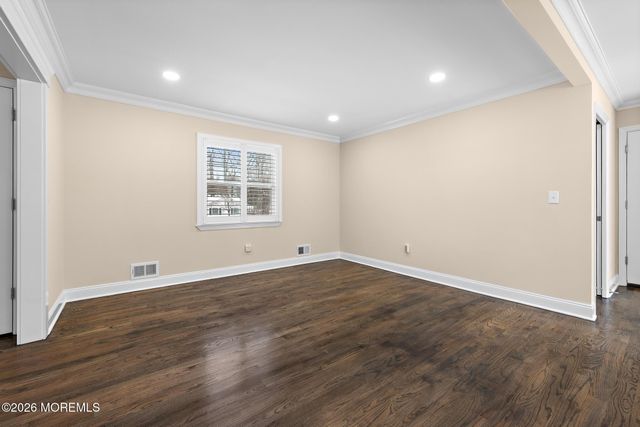 49 Stork Court, Middletown, NJ 07748