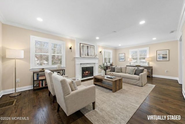 49 Stork Court, Middletown, NJ 07748