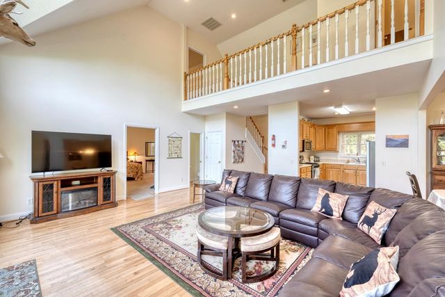 7957 Mountain Top Trail, Hiawassee, GA 30546