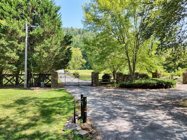 7957 Mountain Top Trail, Hiawassee, GA 30546