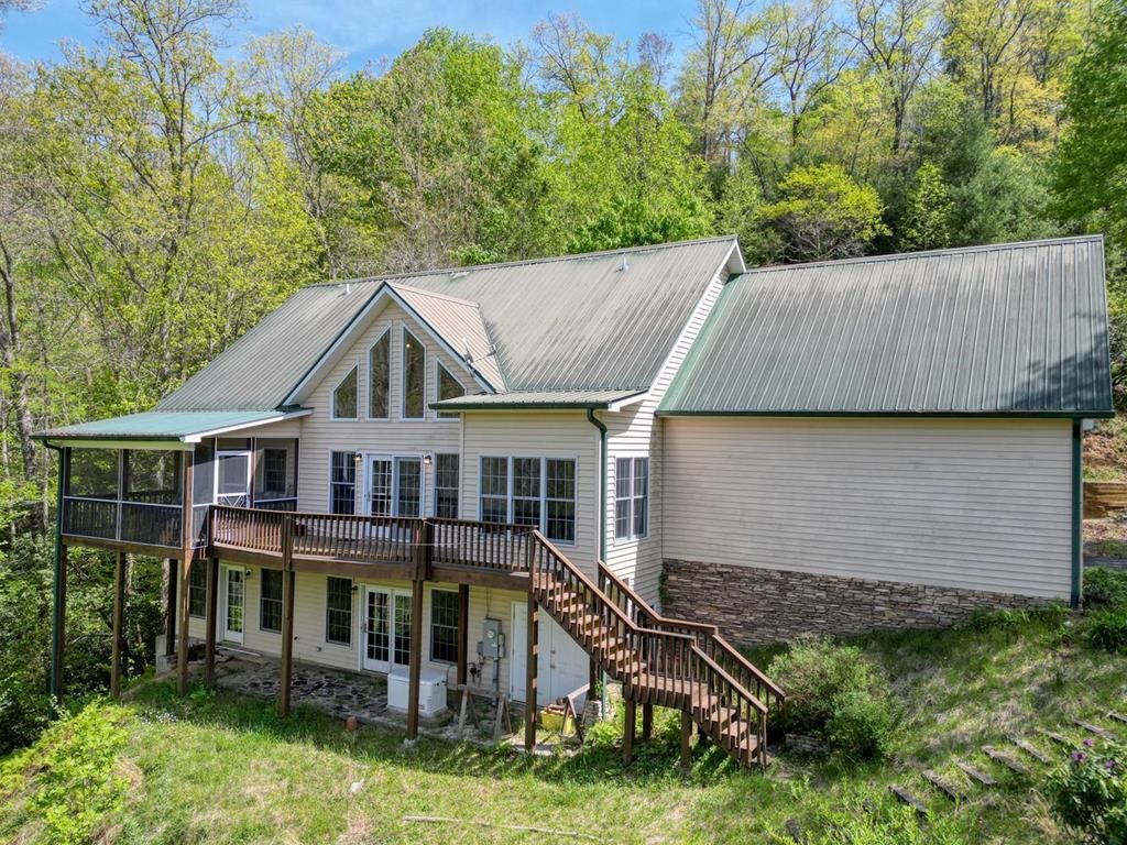 7957 Mountain Top Trail, Hiawassee, GA 30546