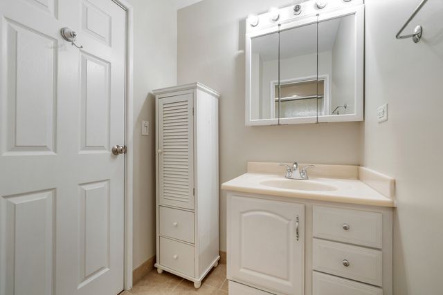 443 Partridge Lane 443, Deerfield, IL 60015
