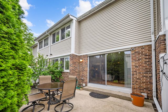443 Partridge Lane 443, Deerfield, IL 60015