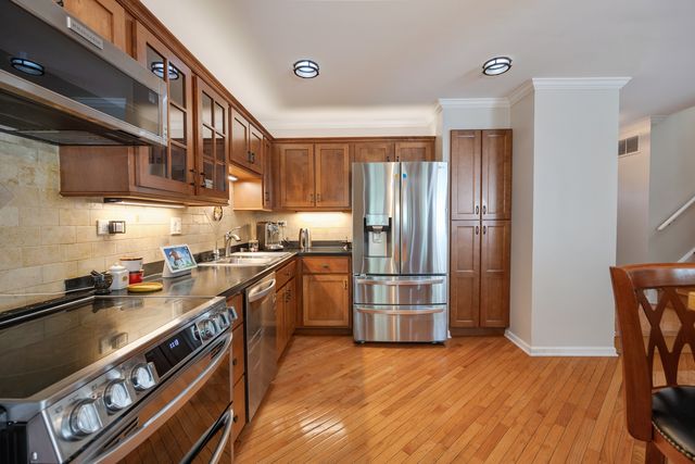 443 Partridge Lane 443, Deerfield, IL 60015