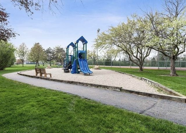 443 Partridge Lane 443, Deerfield, IL 60015