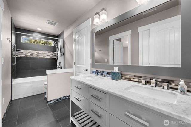 1132 121st Street E, Tacoma, WA 98445