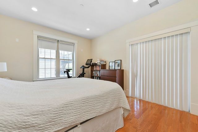 264 Athens Street 4, Boston, MA 02127