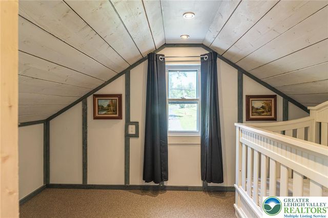 525 Royal Manor Road, Williams Twp, PA 18042