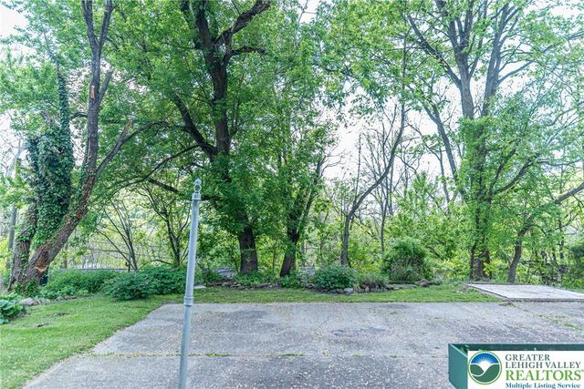 525 Royal Manor Road, Williams Twp, PA 18042