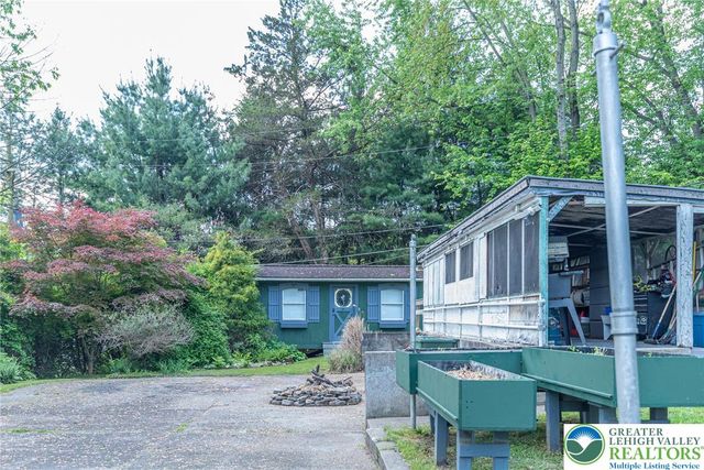 525 Royal Manor Road, Williams Twp, PA 18042