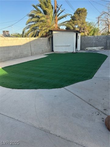 2521 Lenna Street, Las Vegas, NV 89102