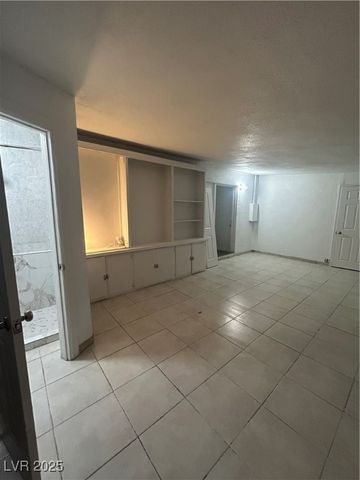 2521 Lenna Street, Las Vegas, NV 89102