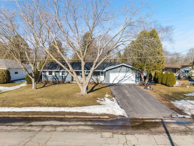 1112 TEXAS STREET, Sturgeon Bay, WI 54235