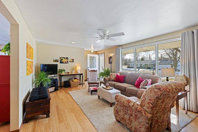 1112 TEXAS STREET, Sturgeon Bay, WI 54235