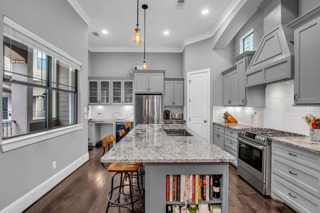 1219 W 25th Street B, Houston, TX 77008