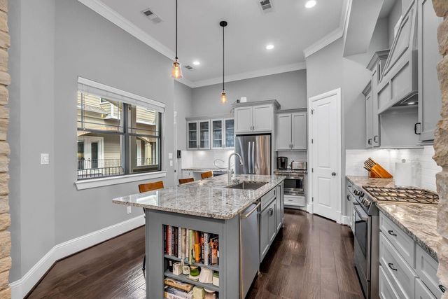 1219 W 25th Street B, Houston, TX 77008