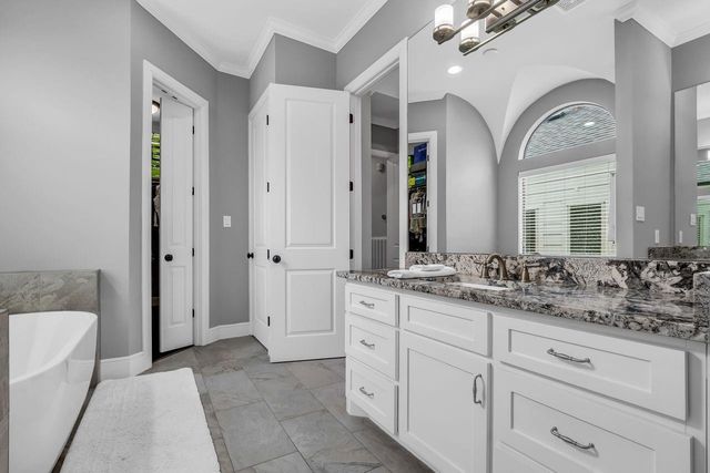 1219 W 25th Street B, Houston, TX 77008