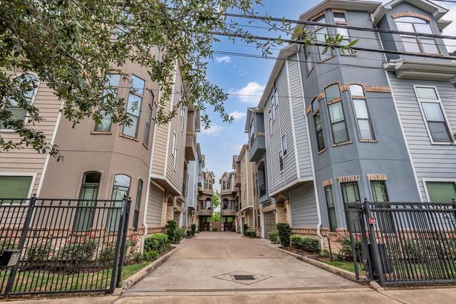 1219 W 25th Street B, Houston, TX 77008