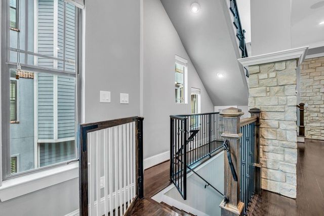 1219 W 25th Street B, Houston, TX 77008