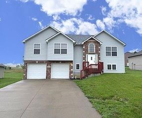 1242 Cypress Court, Warrensburg, MO 64093