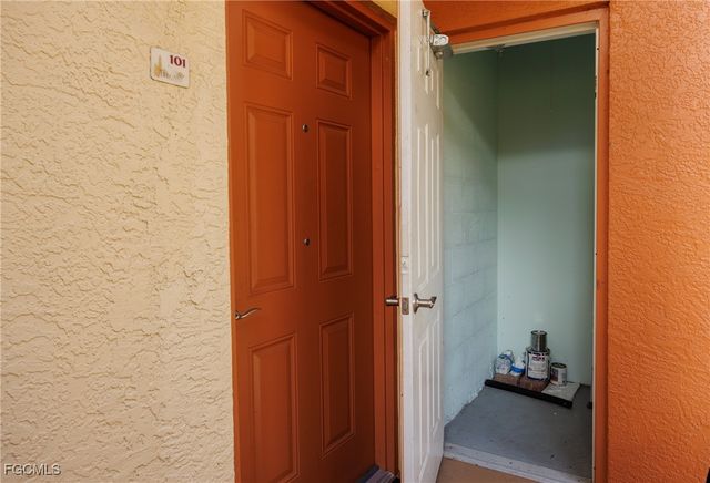 6300 Aragon WAY 101, Fort Myers, FL 33966