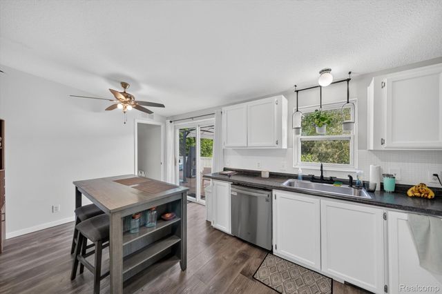 2700 Shimmons Road 120, Auburn Hills, MI 48326