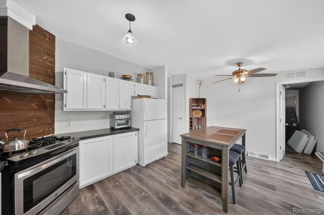 2700 Shimmons Road 120, Auburn Hills, MI 48326