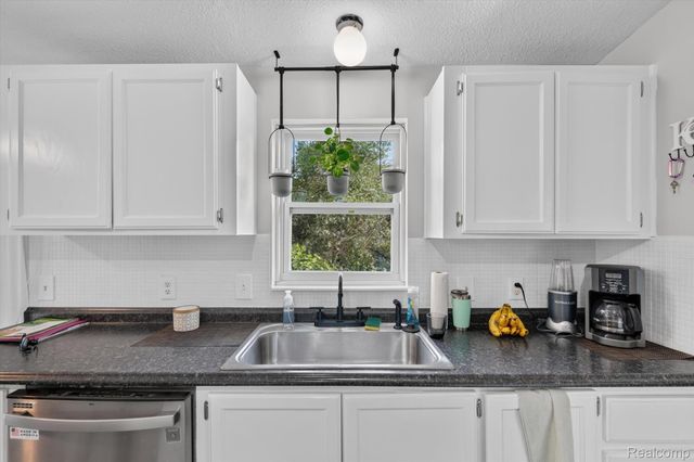 2700 Shimmons Road 120, Auburn Hills, MI 48326