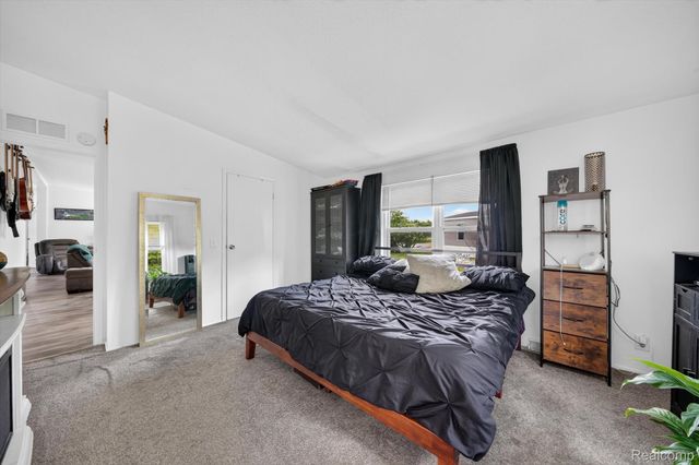 2700 Shimmons Road 120, Auburn Hills, MI 48326