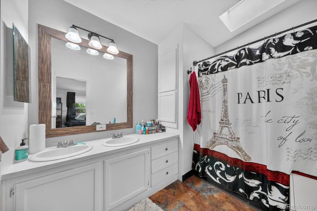 2700 Shimmons Road 120, Auburn Hills, MI 48326