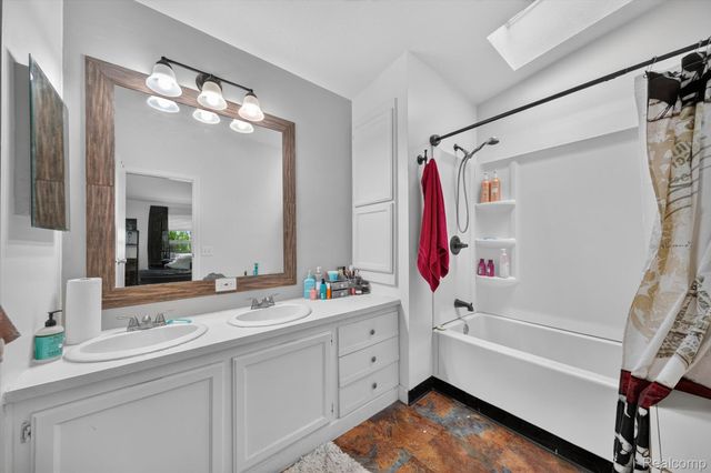 2700 Shimmons Road 120, Auburn Hills, MI 48326